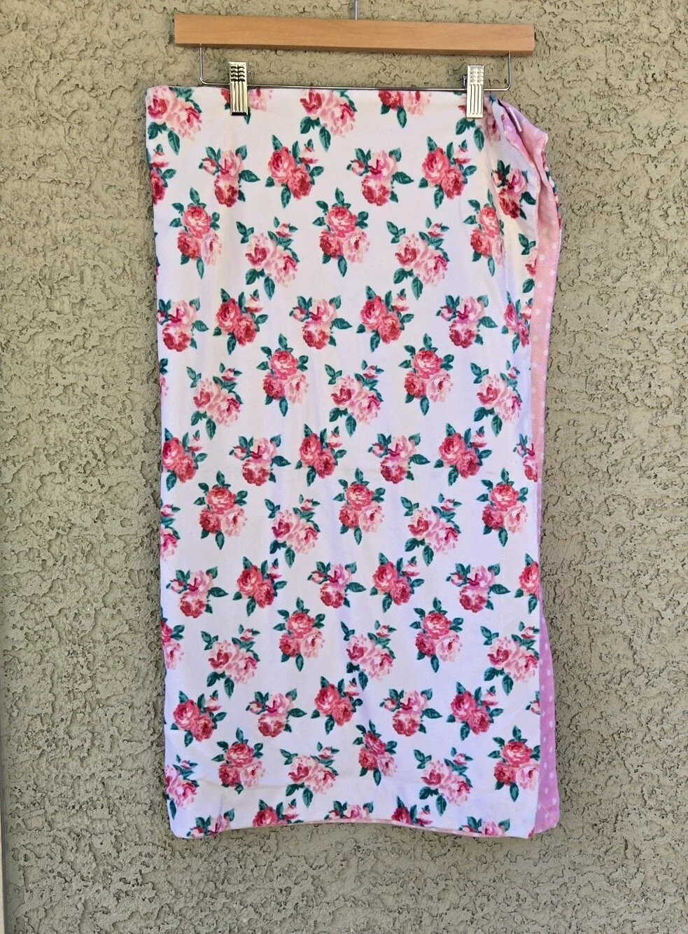 Betsy Johnson Small Floral Blanket